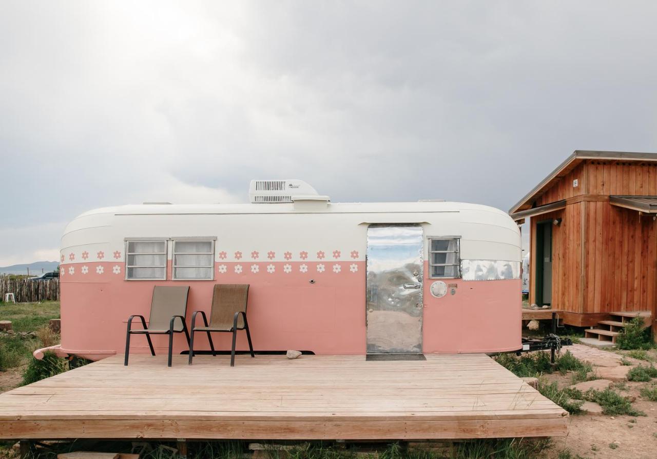 Hotel Luna Mystica Taos Exterior photo